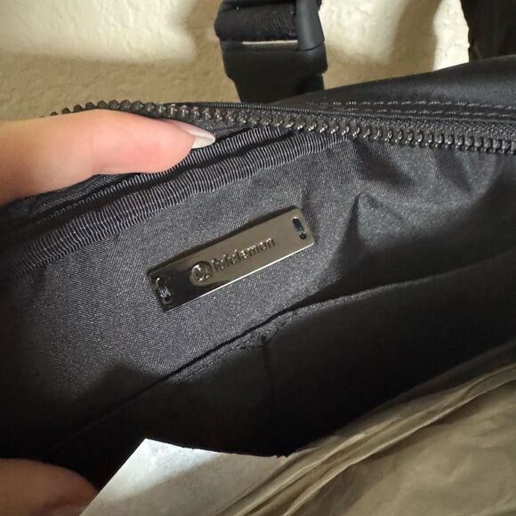 LULULEMON Now and Always Hip Pack 4L NEW Black Fanny Bag - Picture 7 of 7